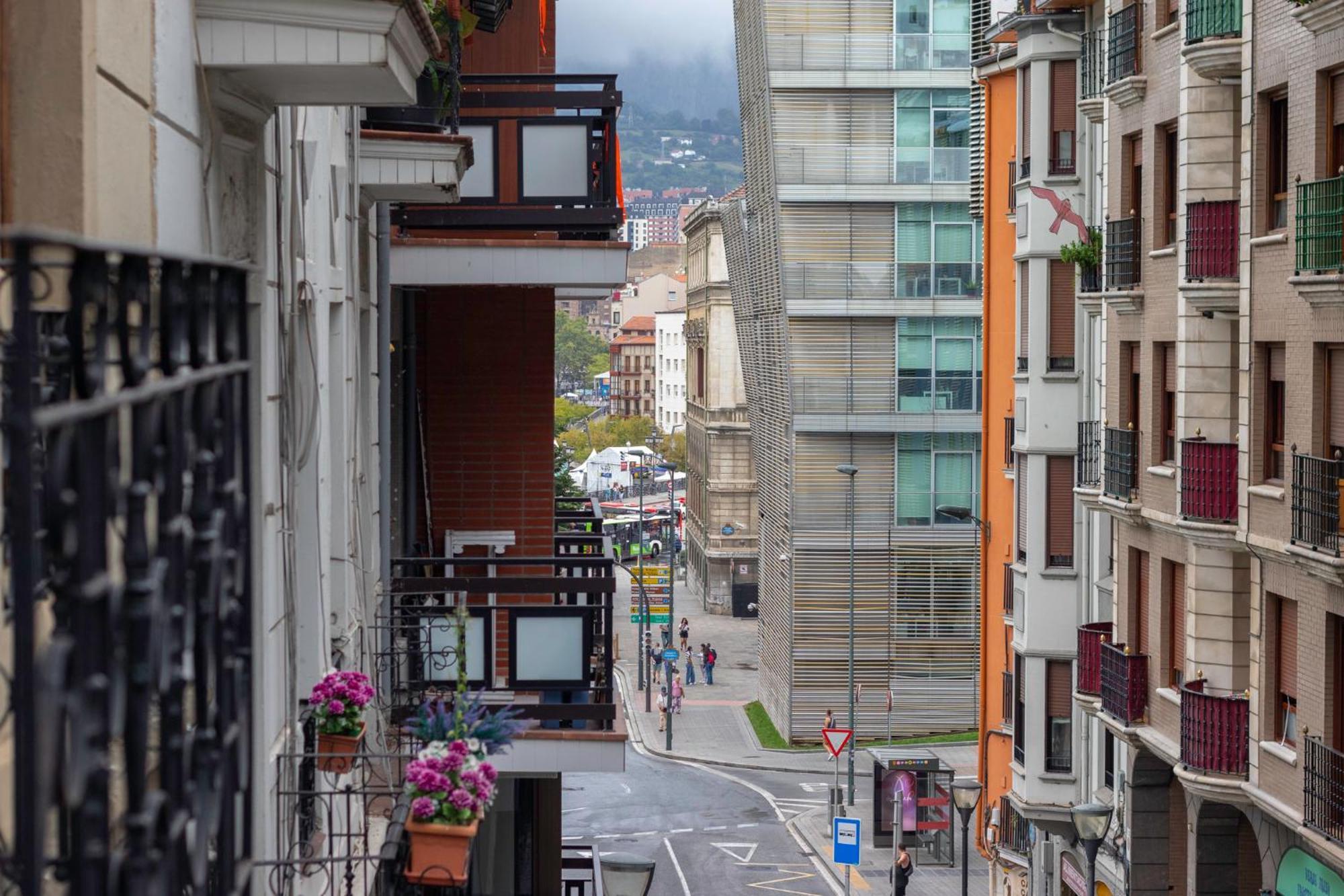 Inar Centrico Apartamento Junto Ayuntamiento & Ria Bilbao Dış mekan fotoğraf